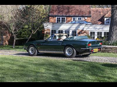 Aston Martin+V8 Volante